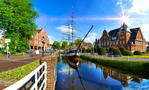 Papenburg, Klein-Venedig des Nordens, Niedersachsen &ndash; &copy; EKH-Pictures - stock.adobe.com