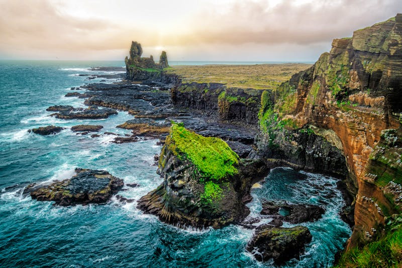Londrangar im Snaefellsnes Nationalpark - ©©Blue Planet Studio - stock.adobe.com
