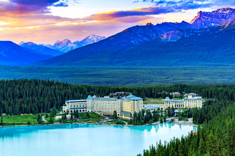 Fairmont Chateau Lake Louise  - ©HAI DIEC - Adobe Stock