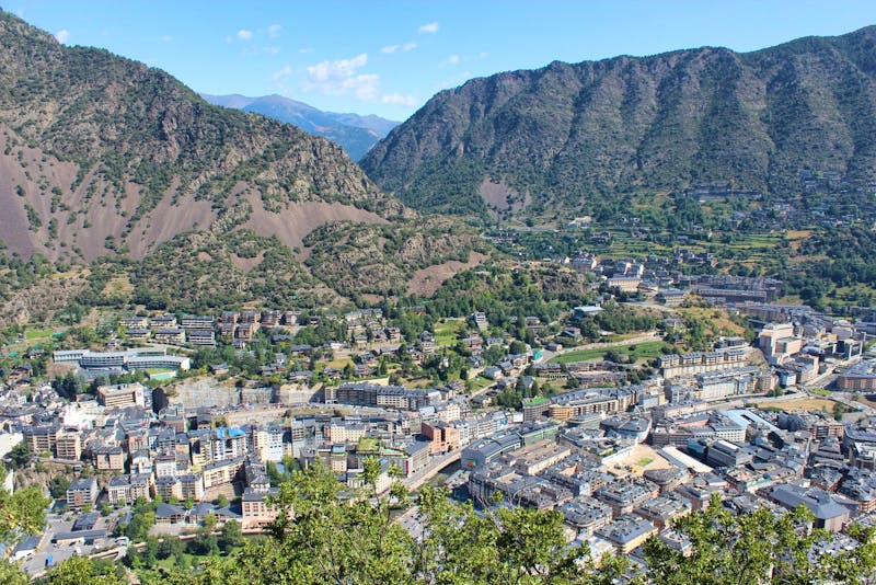 Panoramablick über Andorra la Vella - ©Eberhardt TRAVEL