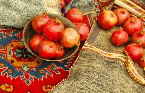 Granatäpfel in Aserbaidschan &ndash; &copy; ©homiegirl - stock.adobe.com