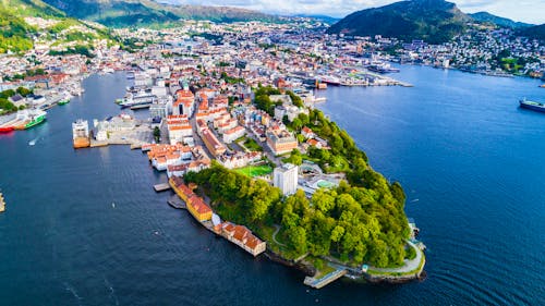 Blick auf Bergen in Norwegen &ndash; &copy; ©mariusltu - stock.adobe.com