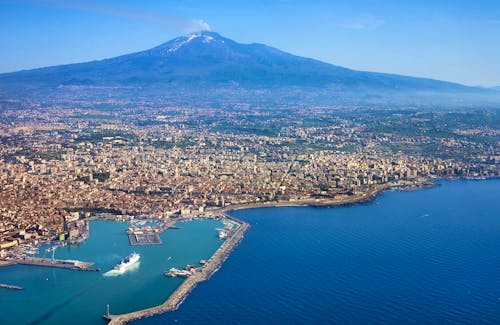 Blick auf Catania und den Ätna &ndash; &copy; ©andras_csontos - stock.adobe.com