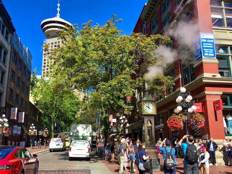 Dampfuhr und Harbour Tower in Vancouver - ©Eberhardt TRAVEL