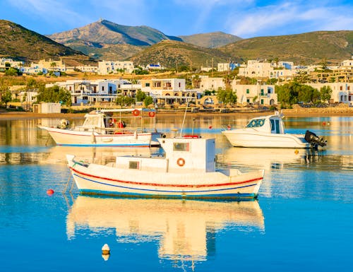 Fischerboote in Naoussa - Insel Paros – © ©pkazmierczak - stock.adobe.com