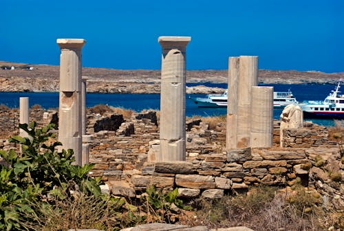 Ionische Säulen auf der Insel Delos &ndash; &copy; ©zoipap - stock.adobe.com