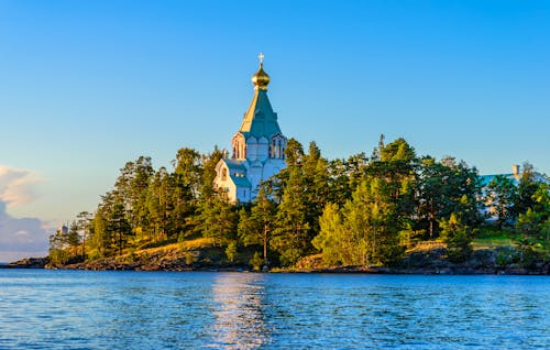 Russland – Walaam Insel bei Sonnenuntergang &ndash; &copy; a_mikhail - stock.adobe.com