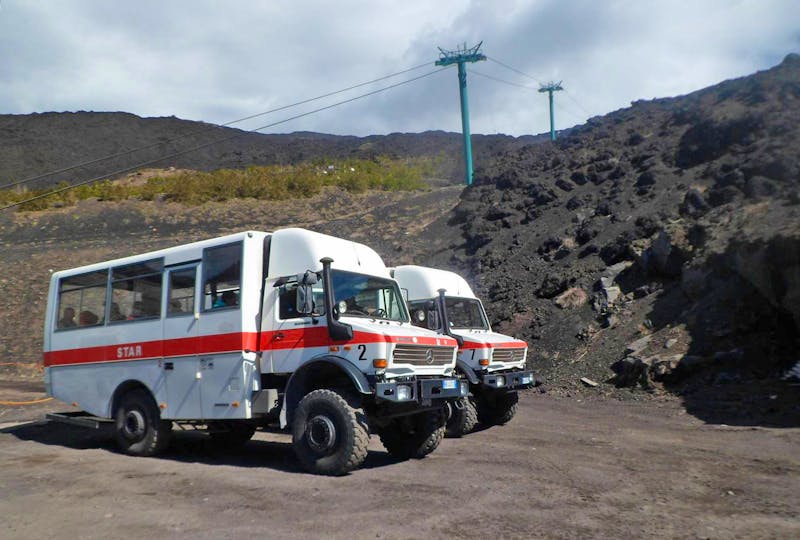 Jeeps am Vulkan Ätna auf Sizilien - ©Eberhardt TRAVEL