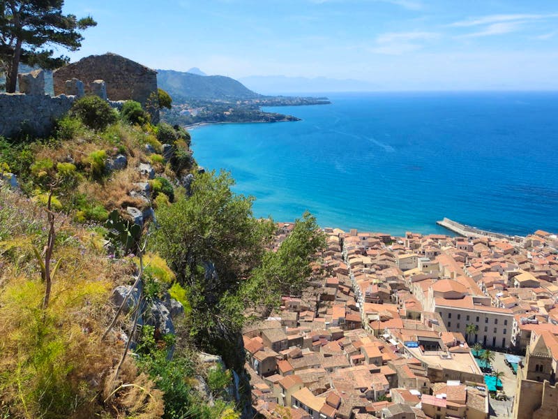 Blick auf Cefalu - ©Eberhardt TRAVEL
