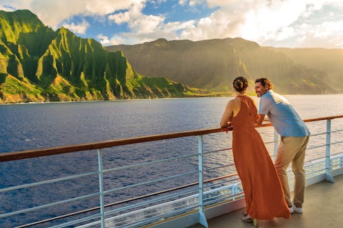 Hawaii Kreuzfahrt entlang der Napali Küste &ndash; &copy; Norwegian Cruise Line - Michael DeYoung