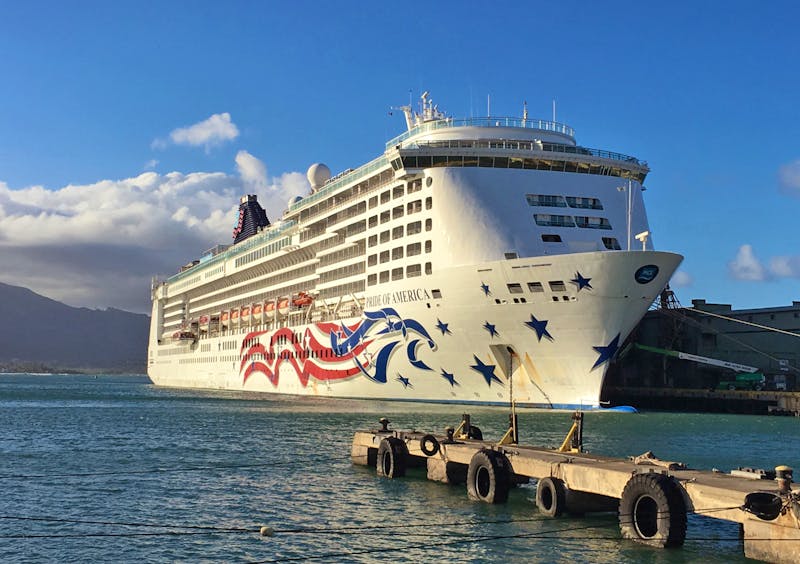 Pride of America im Hafen von Maui - ©Eberhardt TRAVEL