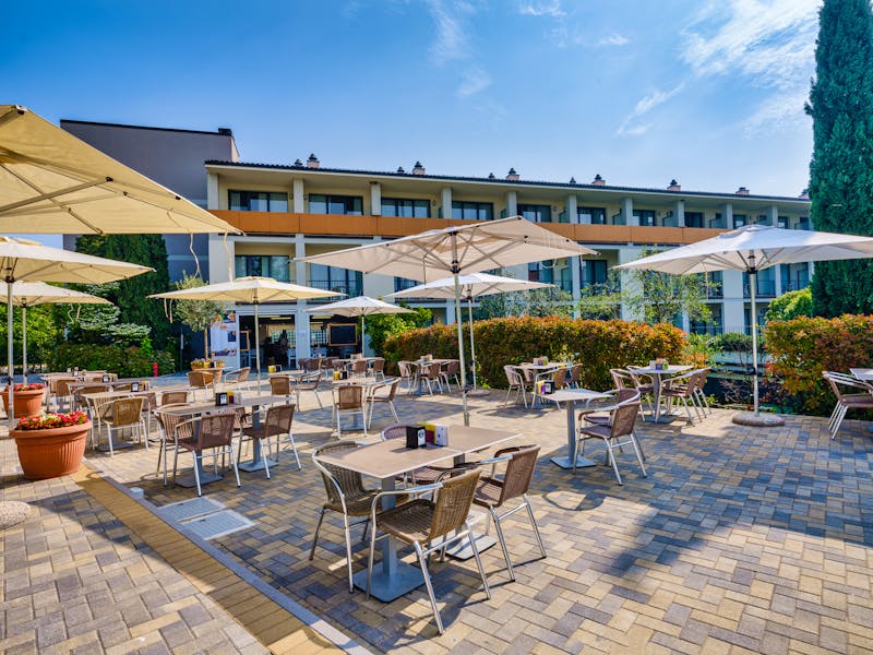 Parc Hotel Peschiera - Restaurant im Freien – ©Parc Hotel Peschiera