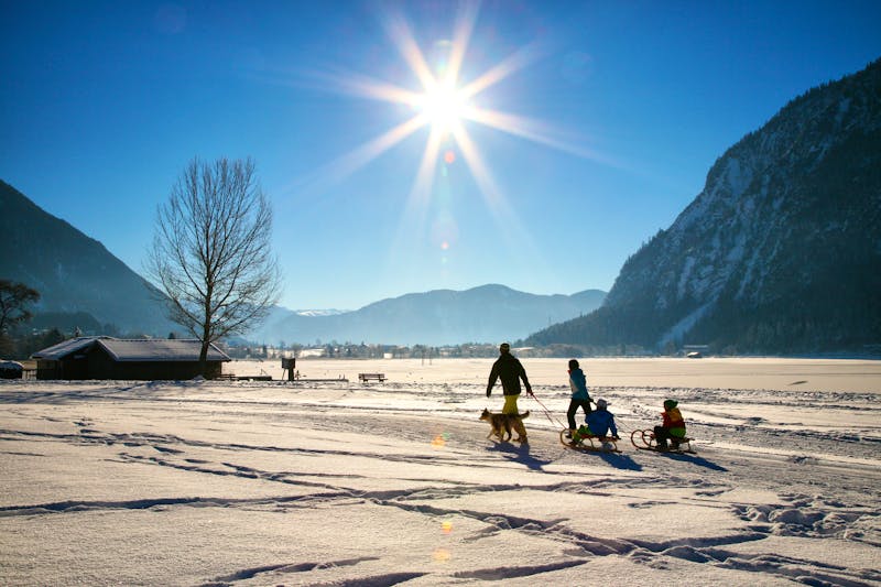 Winterspaziergang am Achensee – ©Achensee Tourismus