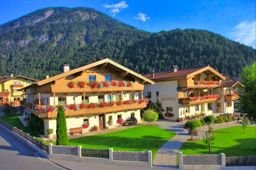 Hotel Marxenhof in Pertisau - Außenansicht &ndash; &copy; Hotel Marxenhof