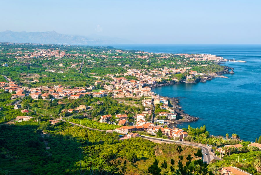 Ostküste Siziliens zwischen Catania und Acireale – © Roberto Lo Savio - Adobe Stock