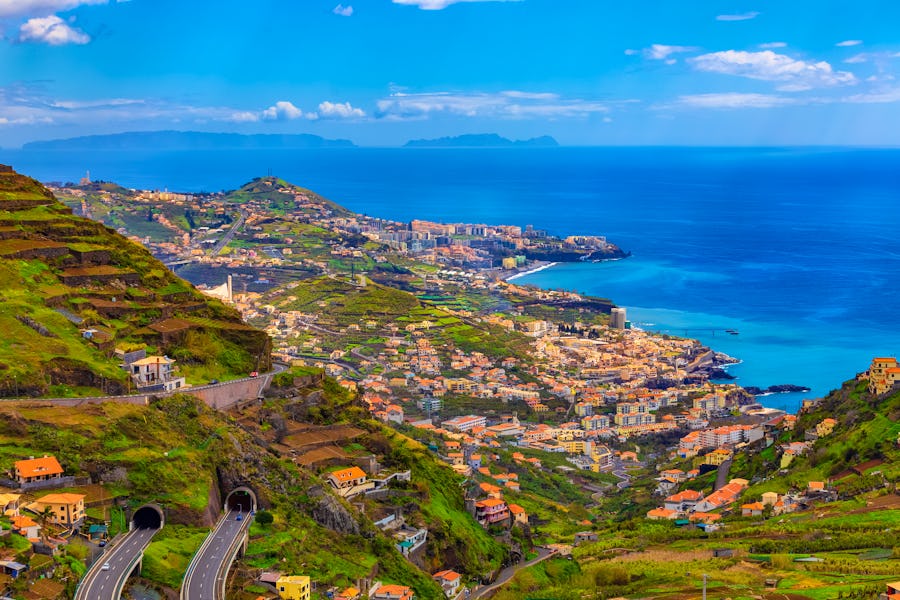 Blick auf Funchal - Madeira – © ©cristianbalate - stock.adobe.com