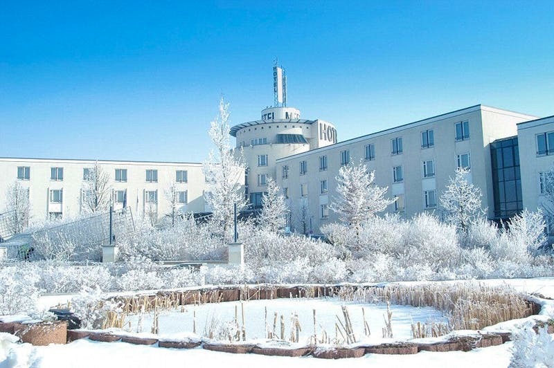 Aussenansicht Hotel Meerane Winter  – ©Hotel Meerane GmbH & Co. KG
