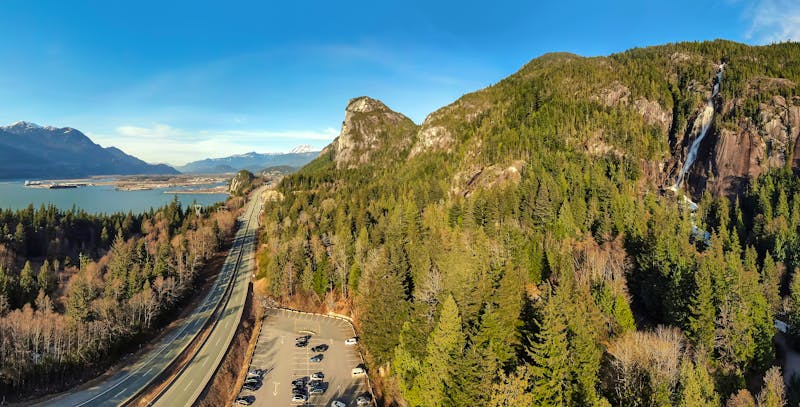 Sea to Sky Highway - Shannon Falls - ©© Edgar Bullon - Adobe Stock