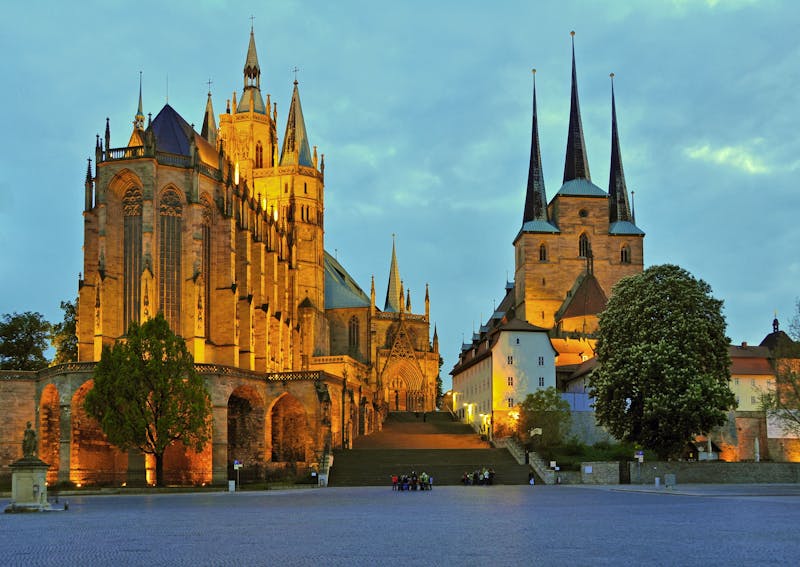 Domberg von Erfurt zur blauen Stunde - ©twoandonebuilding - stock.adobe.com