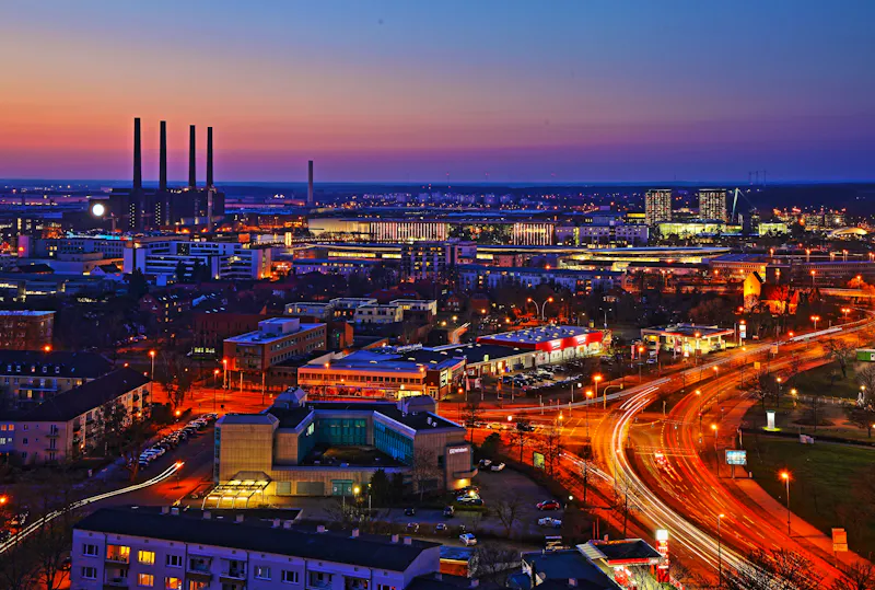 Wolfsburg sykline by night - &copy;Frank Morgner - stock.adobe.com