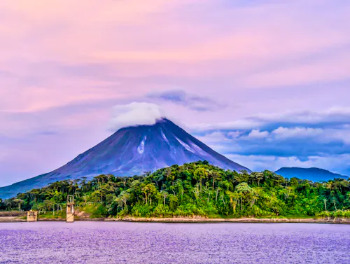 Vulkan Arenal in Costa Rica &ndash; &copy; ©underworld - stock.adobe.com