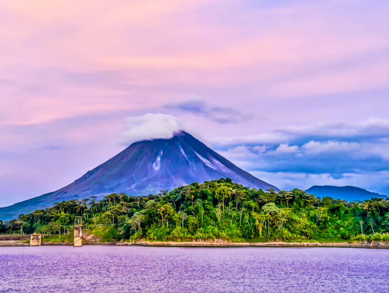Vulkan Arenal in Costa Rica - &copy;©underworld - stock.adobe.com
