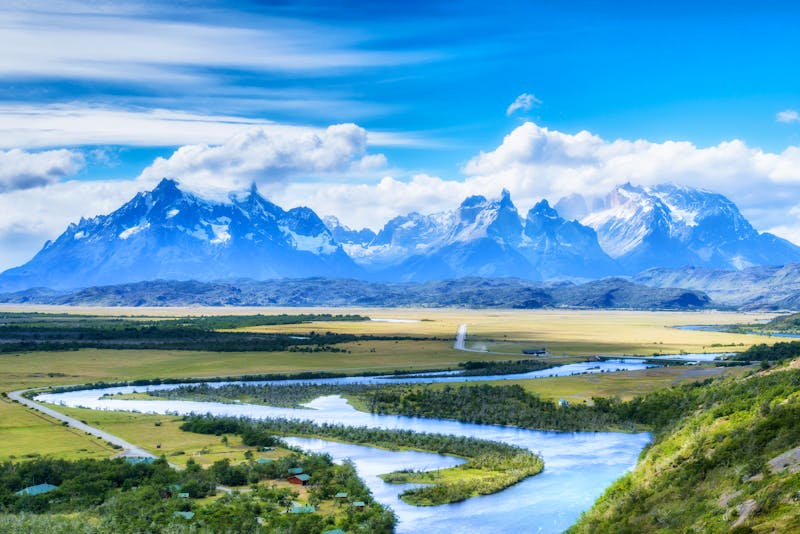 Fahrt zum Torres del Paine Nationalpark - ©©serg_did - stock.adobe.com