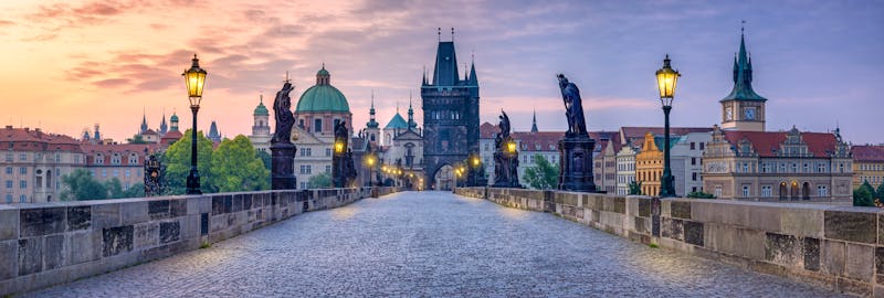Karlsbrücke in Prag Tschechien - ©eyetronic - stock.adobe.com