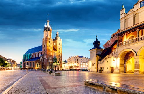 Krakau bei Nacht, Polen &ndash; &copy; TTstudio - stock.adobe.com