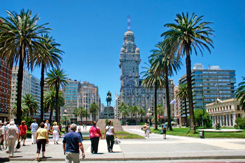 Platz der Unabhängigkeit in Montevideo - Uruguay &ndash; &copy; Eberhardt TRAVEL
