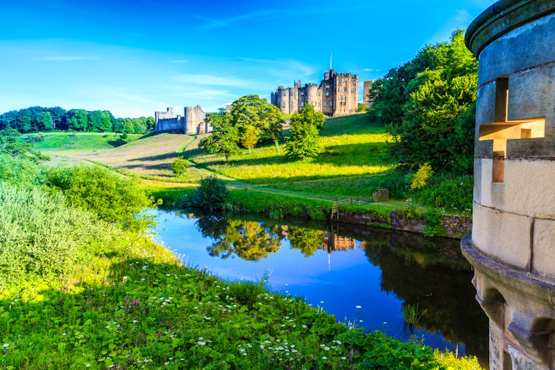Alnwick Castle in England - Harry Potter - ©©bnoragitt - stock.adobe.com