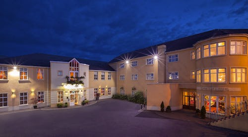 Außenansicht Seven Oaks Hotel – © Seven Oaks Hotel, Carlow