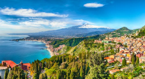 Blick über Taormina auf Sizilien &ndash; &copy; pilat666 - stock.adobe.com