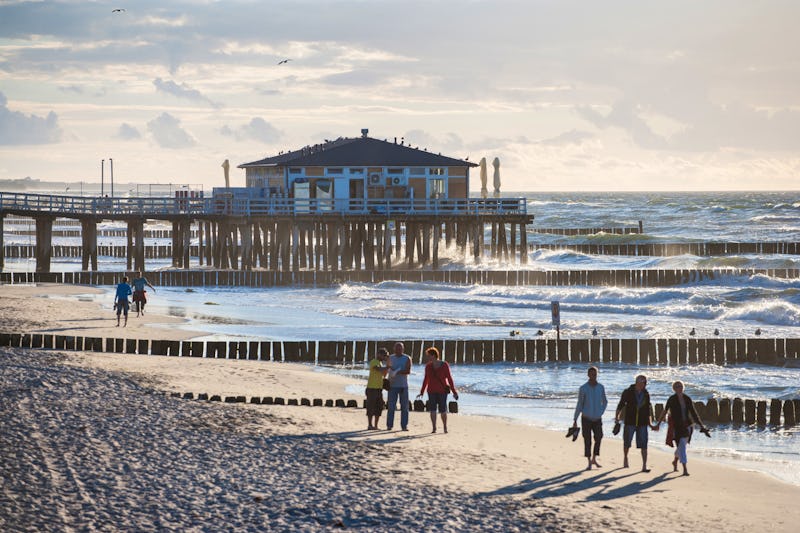 Henkenhagen an der polnischen Ostseeküste - Ustronie Morskie - mit Strand und Seebruecke – © ©Agnieszka Rodowicz - stock.adobe.com