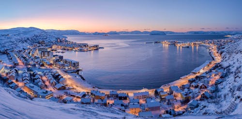 Hammerfest in Nord-Norwegen &ndash; &copy; ©TorEven - stock.adobe.com