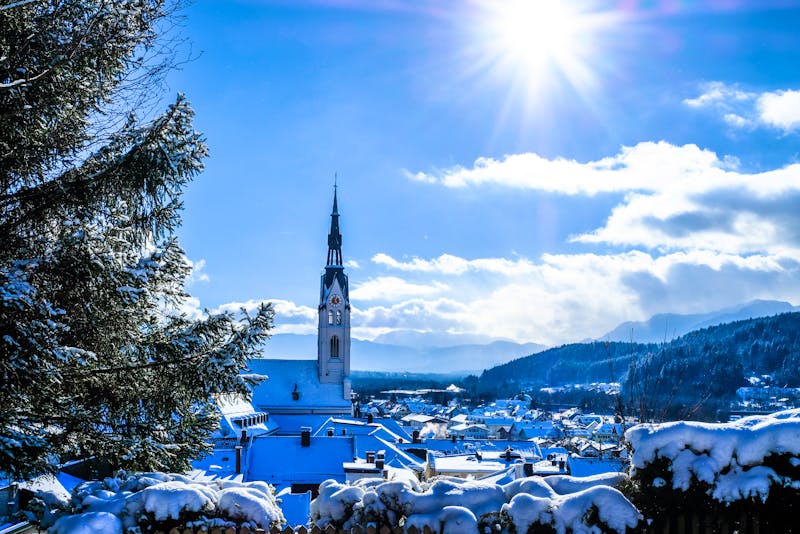 Bad Tölz im Winter, Bayern, Deutschland - ©fottoo - stock.adobe.com