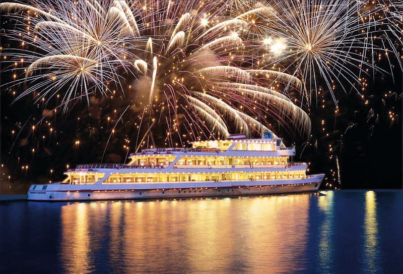 Silvesterschiff auf dem Bodensee mit Feuerwerk - ©VorarlbergLinesBodenseeschifffahrt