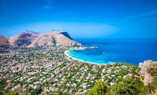 Panorama vom Mondello Strand in Palermo, Sizilien &ndash; &copy; Aleksandar Todorovic - stock.adobe.com