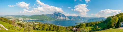 Panorama von Traunstein und dem Traunsee in Österreich &ndash; &copy; Redfox1980 - stock.adobe.com