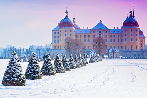 Sachsen – Schloss Moritzburg bei Dresden im Winter, Deutschland &ndash; &copy; santosha57 - stock.adobe.com