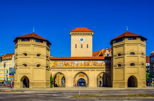 Isartor in München &ndash; &copy; ©dudlajzov - stock.adobe.com