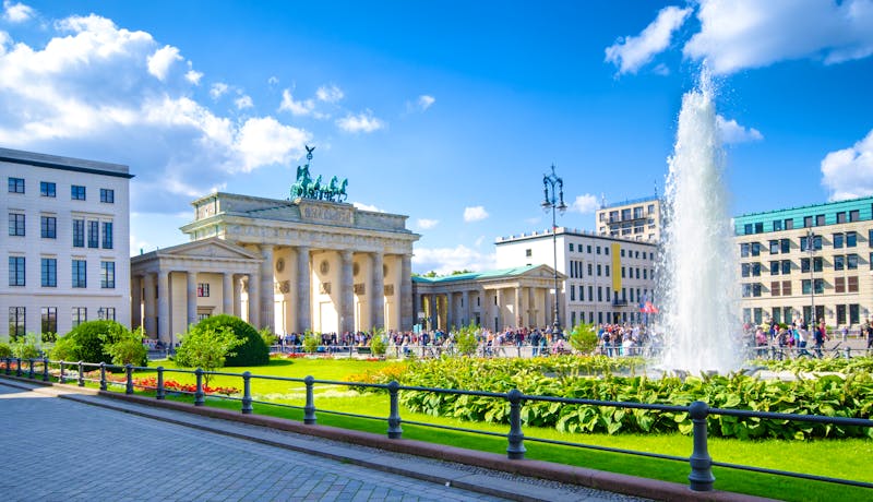 Berlin mit Brandenburger Tor - ©mstein - stock.adobe.com