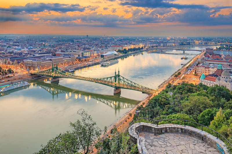 Blick auf Budapest vom Gellertberg - ©©adamzoltan - stock.adobe.com