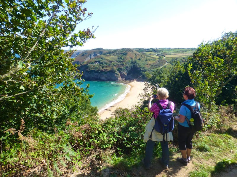 Wanderung an der Nordküste von Jersey bei Greve de Lecq - ©Eberhardt TRAVEL