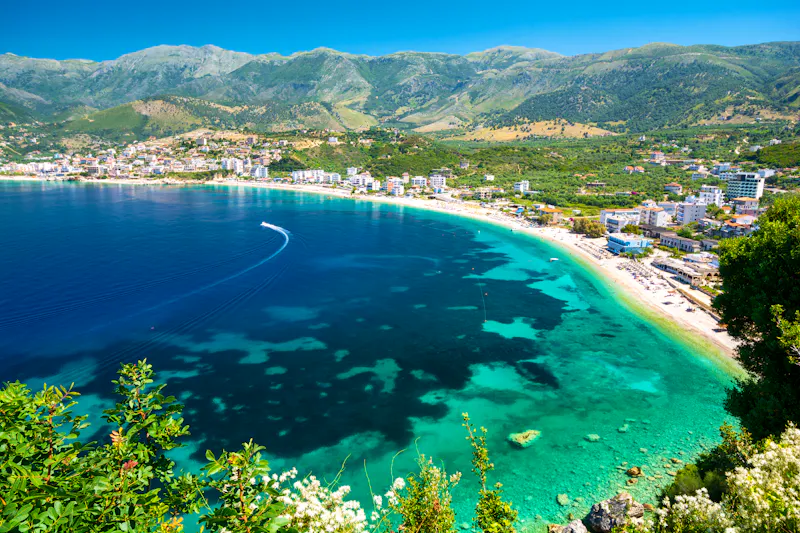 Himare an der albanischen Riviera - &copy;©lukaszimilena - stock.adobe.com