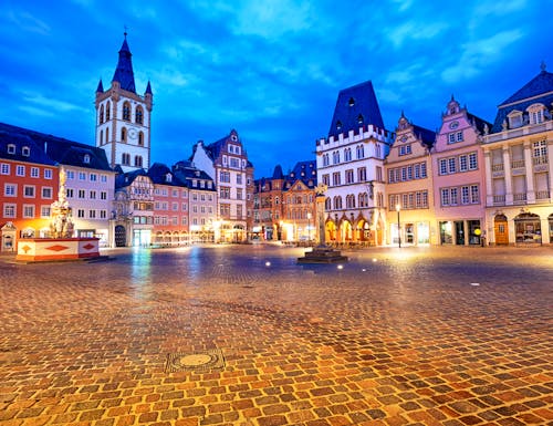 Marktplatz in der Altstadt von Trier – © ©Boris Stroujko - stock.adobe.com