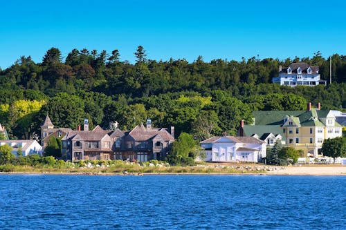 Idyllischer Ort auf der Mackinac Insel &ndash; &copy; ©Blanscape - stock.adobe.com