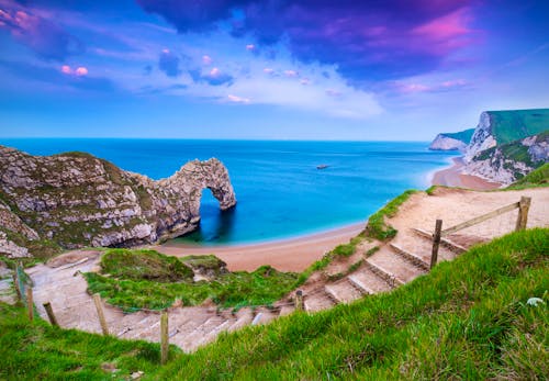 Jurassic Coast von Dorset mit Durdle Door &ndash; &copy; Patryk Kosmider – Adobe Stock