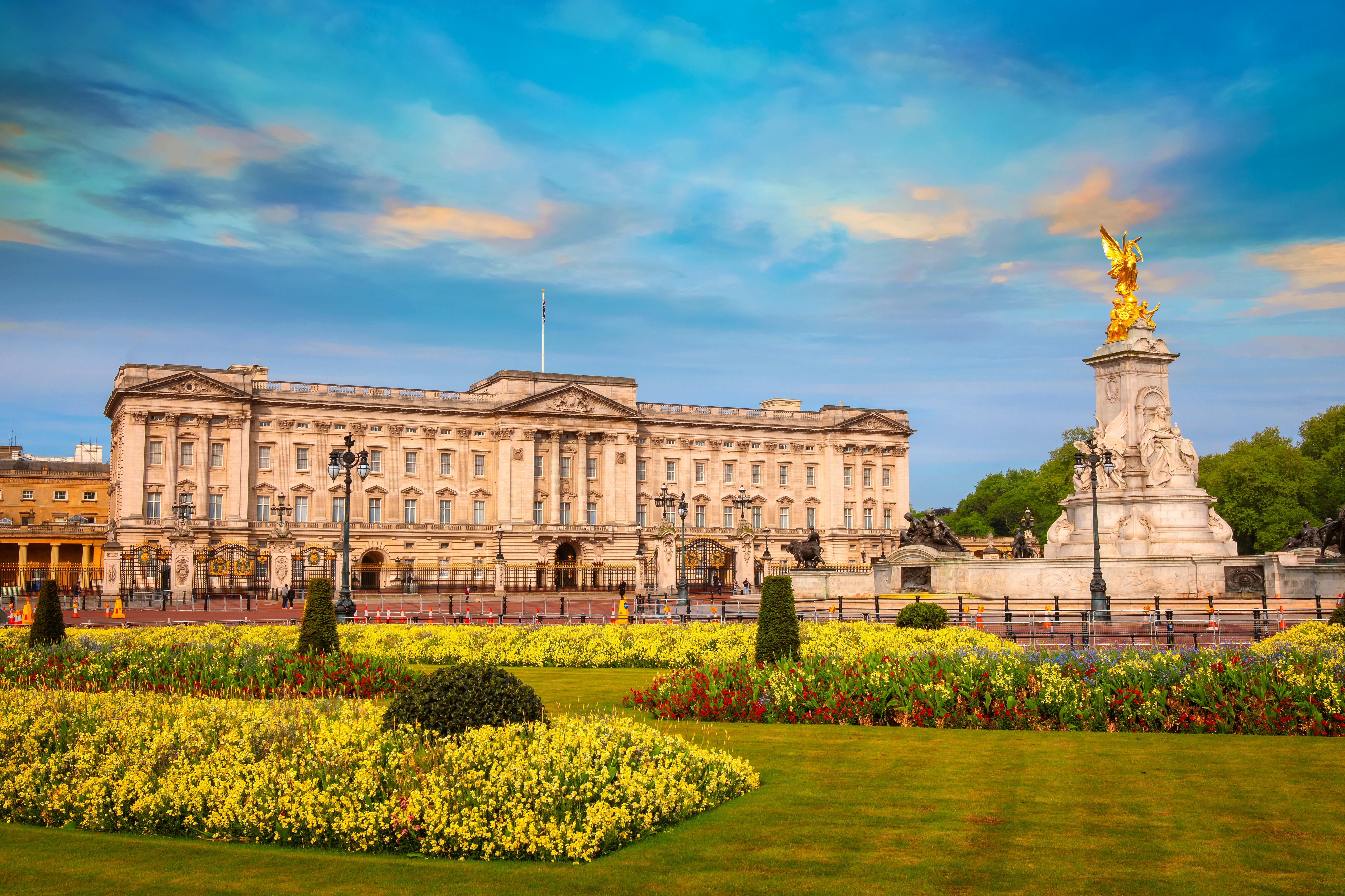Buckingham Palace in London - &copy;coward_lion – Adobe Stock