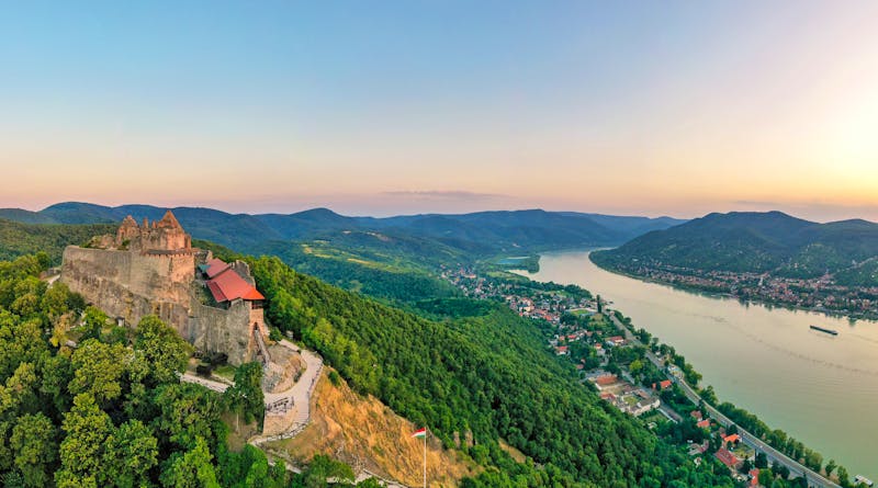 Burg Visegrad am Donauknie in Ungarn - ©©Alex - stock.adobe.com